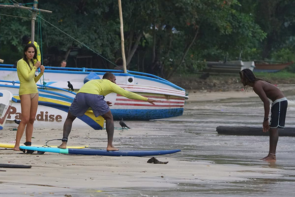 beginner surf lesson